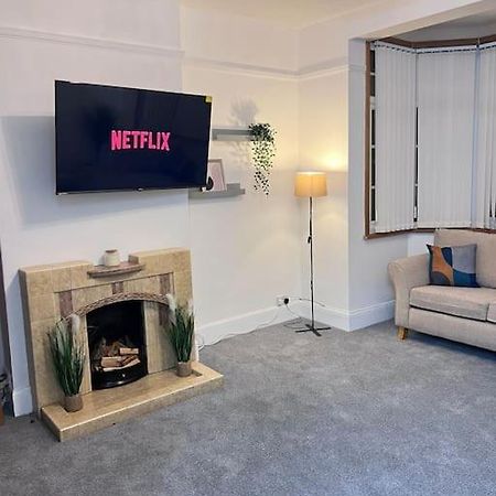 Spacious 3 Bed Flat - Beach Nearby - No Pets Southend-on-Sea Exterior foto