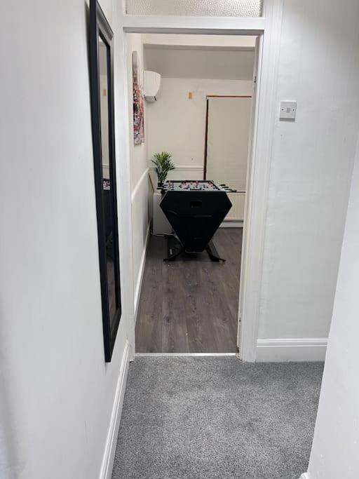 Spacious 3 Bed Flat - Beach Nearby - No Pets Southend-on-Sea Exterior foto