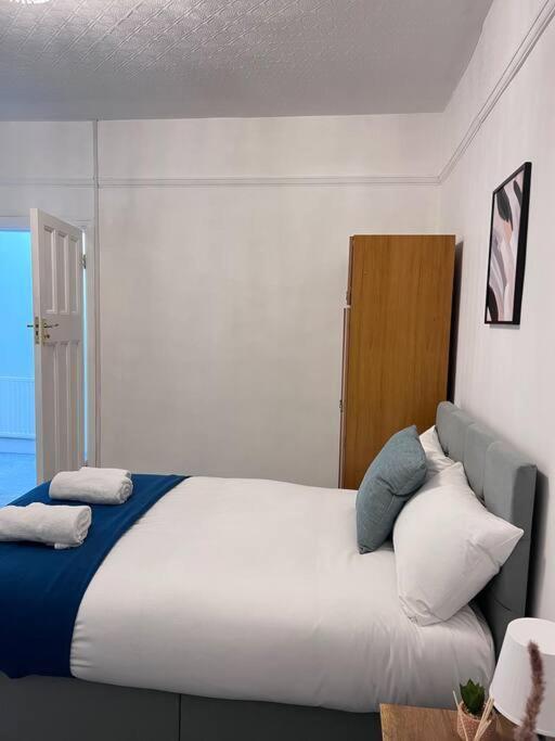 Spacious 3 Bed Flat - Beach Nearby - No Pets Southend-on-Sea Exterior foto