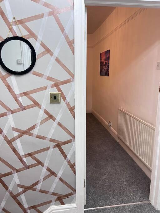 Spacious 3 Bed Flat - Beach Nearby - No Pets Southend-on-Sea Exterior foto