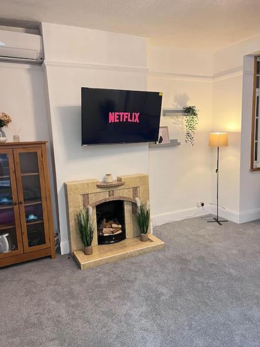 Spacious 3 Bed Flat - Beach Nearby - No Pets Southend-on-Sea Exterior foto
